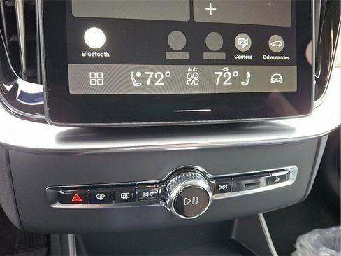 New 2026 Volvo XC90 B6 Plus w/ Protection Package Premier image 9