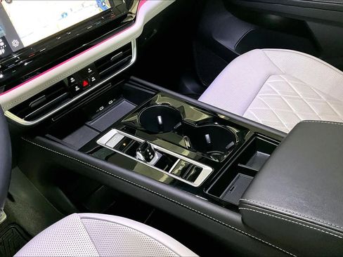 Used 2024 Volkswagen Atlas Cross Sport SEL Premium R-Line image 16