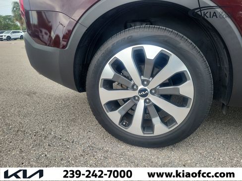 Certified 2022 Kia Telluride EX w/ EX Premium Package FWD image 9