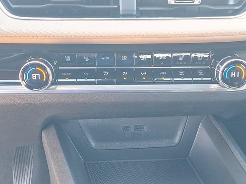 New 2026 Chevrolet Equinox ACTIV w/ Convenience Package III FWD image 24