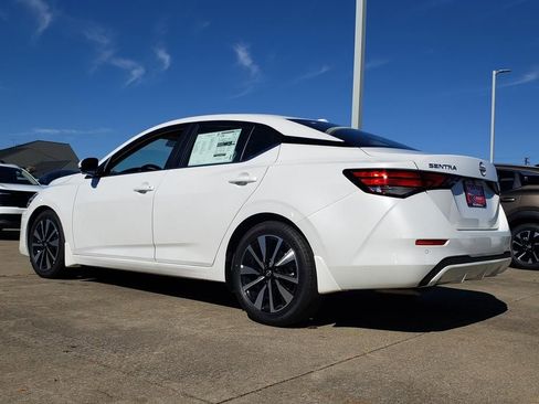 New 2025 Nissan Sentra SV w/ SV Premium Package FWD image 4