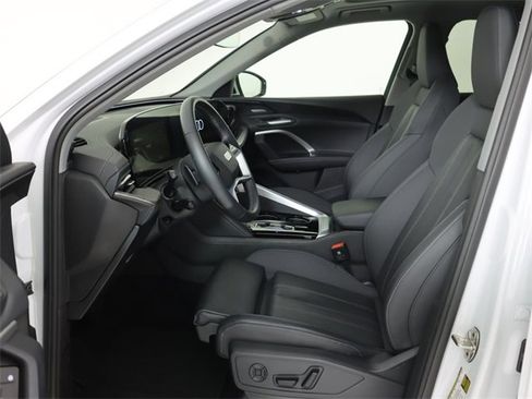 Used 2025 Audi Q5 Premium Plus w/ Premium Plus image 12