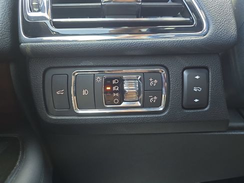 Used 2022 Lincoln Navigator Reserve AWD/4WD image 24