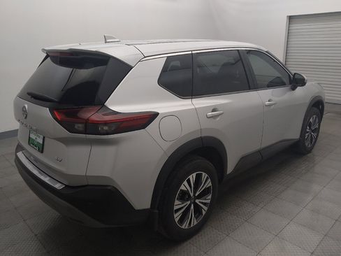 Used 2022 Nissan Rogue SV FWD image 9