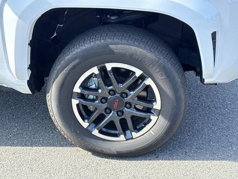 Used 2024 Toyota Tacoma TRD Sport w/ TRD Sport Upgrade Package AWD/4WD image 7