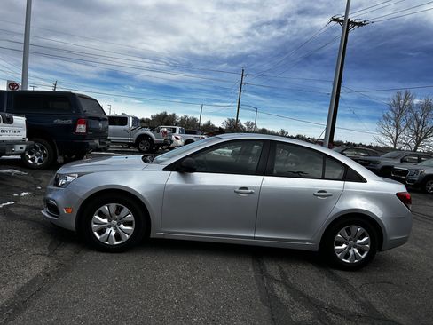 Used 2016 Chevrolet Cruze LS image 2