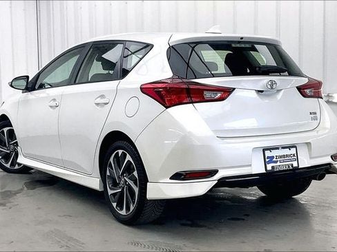 Used 2018 Toyota Corolla iM w/ All-Weather Mat Package FWD image 11
