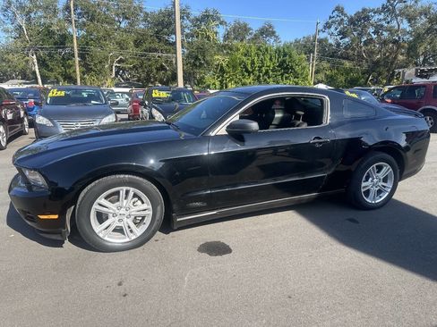 Used 2010 Ford Mustang Premium image 8