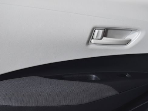 Used 2025 Toyota Corolla LE image 23