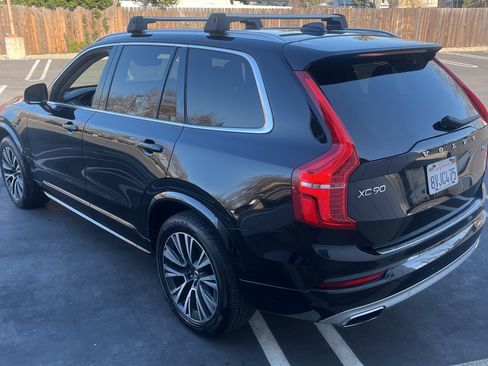 Used 2021 Volvo XC90 T5 Momentum w/ Protection Package Premier image 5