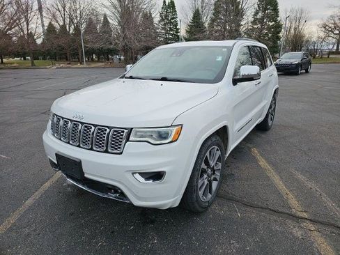 Used 2018 Jeep Grand Cherokee Overland image 2