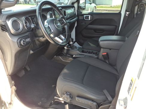 Used 2021 Jeep Wrangler Unlimited Sahara AWD/4WD image 11