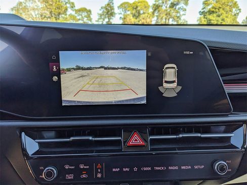 Certified 2024 Kia Niro EX Touring image 24