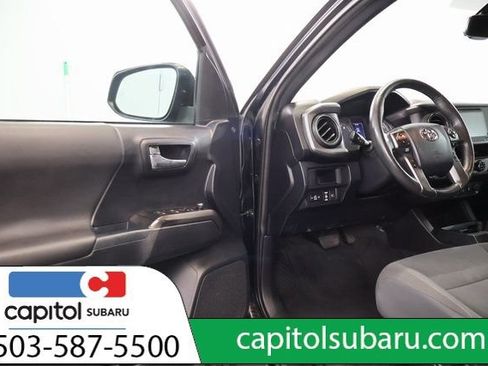 Used 2018 Toyota Tacoma TRD Sport w/ Technology Package AWD/4WD image 9