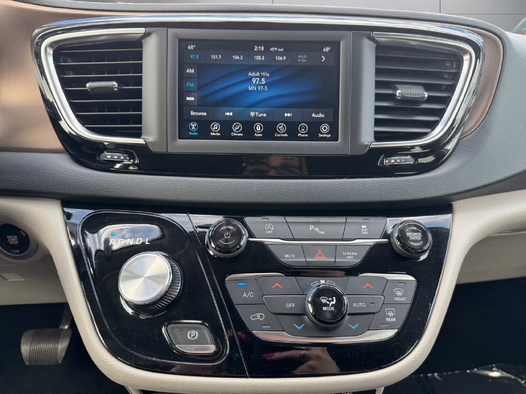 Used 2019 Chrysler Pacifica Touring-L FWD image 15