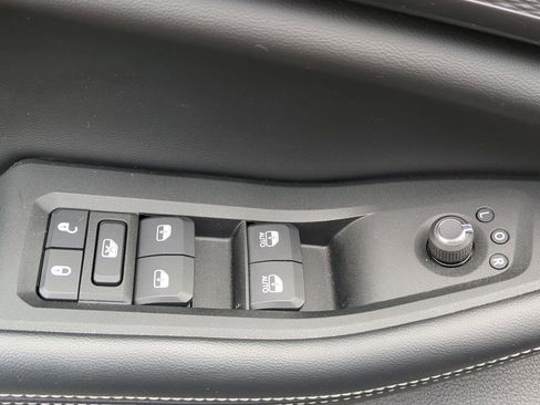New 2025 Jeep Grand Cherokee L Laredo w/ Luxury Tech Group I AWD/4WD image 11
