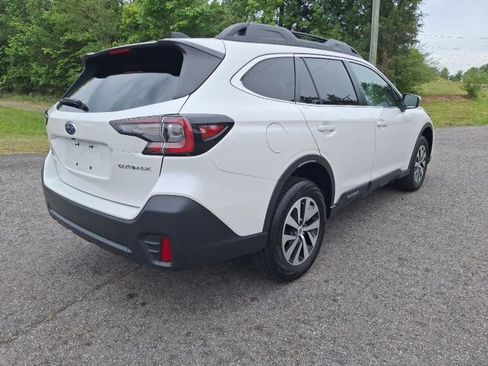 Used 2022 Subaru Outback Premium AWD/4WD image 3