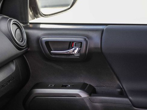 Used 2023 Toyota Tacoma TRD Off-Road image 21