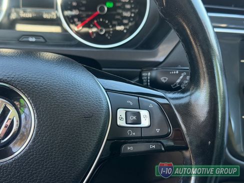 Used 2018 Volkswagen Tiguan SE w/ Panoramic Sunroof Package AWD/4WD image 24