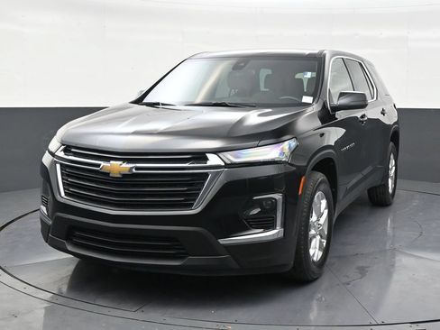Used 2022 Chevrolet Traverse LS FWD image 8