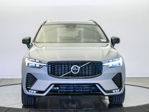 Certified 2025 Volvo XC60 B5 Plus AWD/4WD image 7