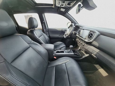 Used 2021 Toyota Tacoma TRD Off-Road w/ TRD Premium Off Road Package image 10