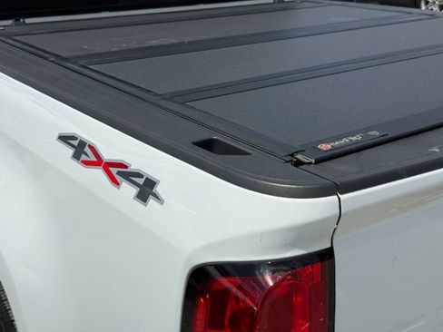 Used 2022 Chevrolet Colorado LT w/ Safety Package AWD/4WD image 9