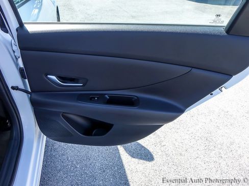 Used 2022 Hyundai Elantra SEL w/ Convenience Package FWD image 20