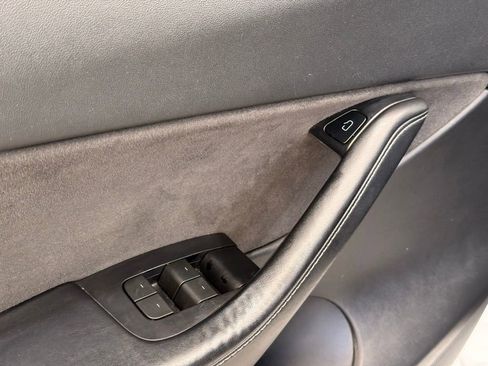 Used 2022 Tesla Model Y Long Range image 15