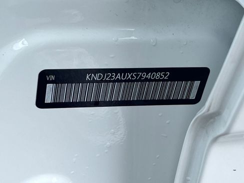 Used 2025 Kia Soul LX w/ LX Technology Package image 27