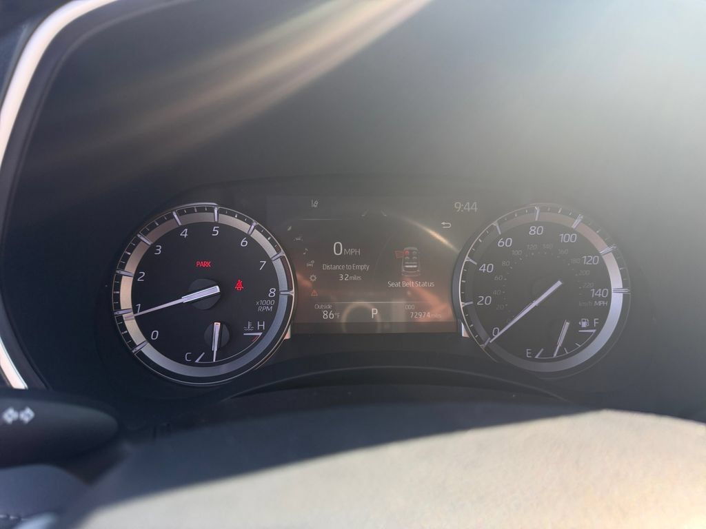 Used 2022 Toyota Highlander XSE FWD image 21