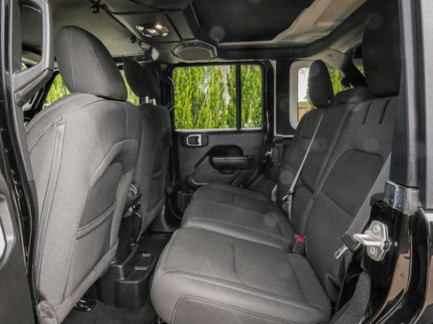 Used 2023 Jeep Wrangler Unlimited w/ Convenience Group image 29