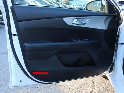 Used 2023 Kia Forte LXS image 12