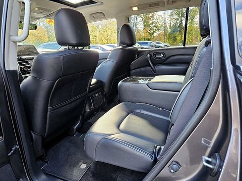 Certified 2024 INFINITI QX80 Luxe image 9