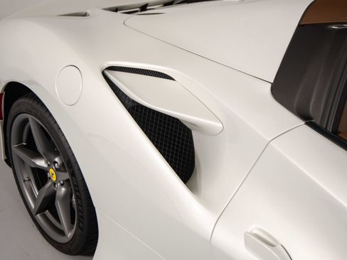 Certified 2022 Ferrari F8 Tributo RWD image 32