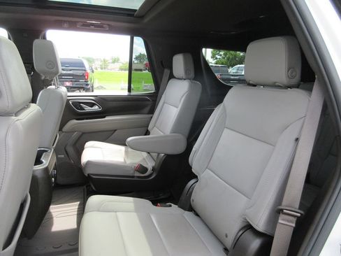 Certified 2023 Chevrolet Tahoe Z71 w/ Luxury Package AWD/4WD image 23