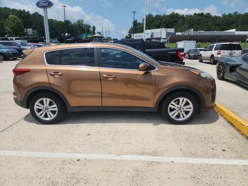 Used 2019 Kia Sportage LX FWD image 17