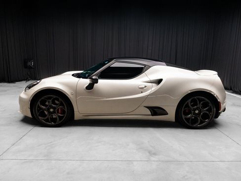 Used 2015 Alfa Romeo 4C Coupe w/ Leather Interior Group image 10