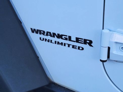 Used 2014 Jeep Wrangler Unlimited Rubicon w/ Max Tow Package image 24