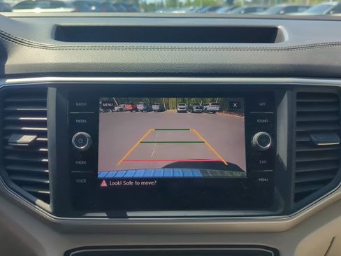 Used 2019 Volkswagen Atlas SE w/ Panoramic Sunroof Package FWD image 16