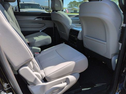 New 2026 Jeep Grand Wagoneer L 4WD image 24