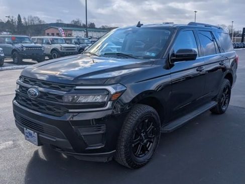 Used 2024 Ford Expedition XLT image 1