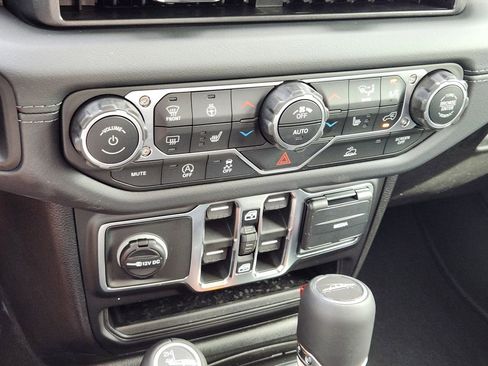 New 2026 Jeep Gladiator Sport image 14