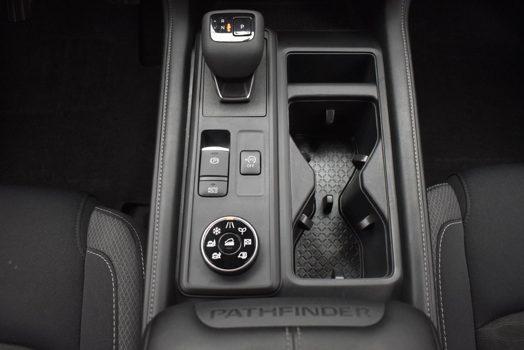 Used 2024 Nissan Pathfinder S AWD/4WD image 24