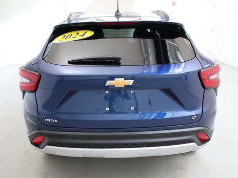 Used 2024 Chevrolet Trax LT w/ Driver Confidence Package FWD image 8