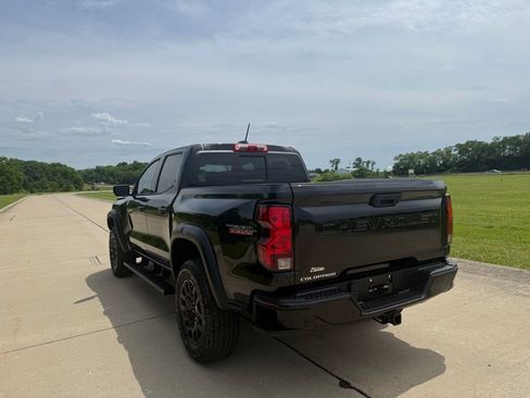 Used 2024 Chevrolet Colorado Trail Boss w/ Technology Package AWD/4WD image 6
