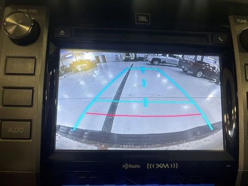 Used 2014 Toyota Tundra Platinum image 25