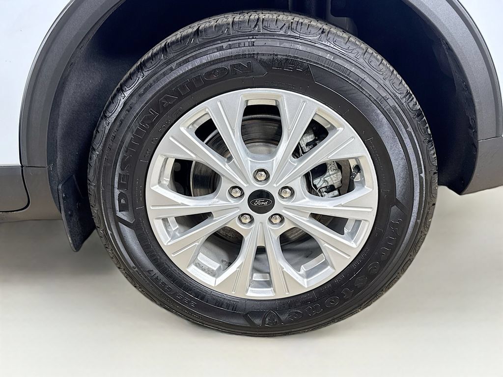 Used 2025 Ford Escape Active AWD/4WD image 26