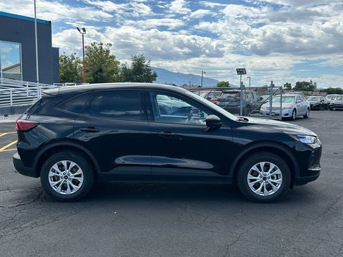 Used 2025 Ford Escape Active AWD/4WD image 2