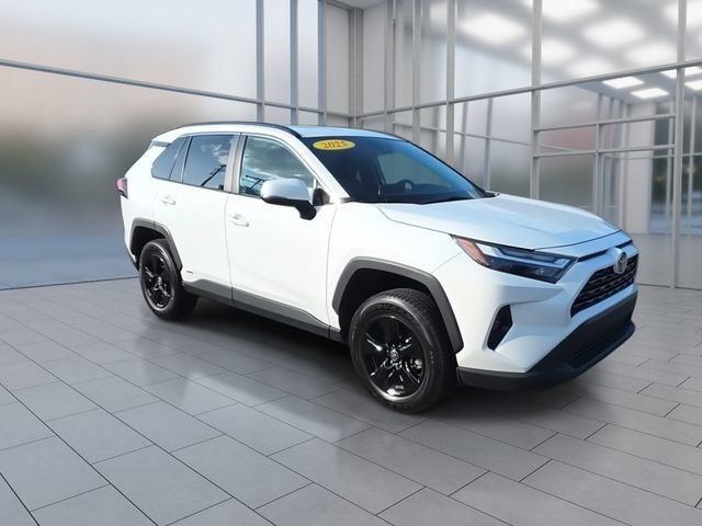 Used 2025 Toyota RAV4 XLE w/ Convenience Package AWD/4WD image 2